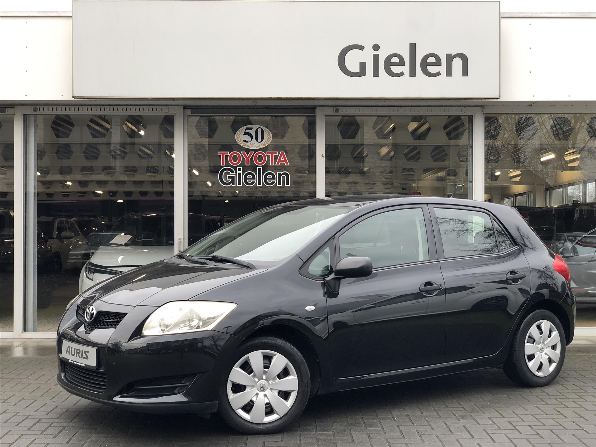 Toyota Auris 1.6 VVT-I 5DR Terra | Eerste eigenaar, Trekhaak, Airconditioning, Elektrische ramen, Radio/CD-Speler 42588626-0.jpg | Autobedrijf Gielen