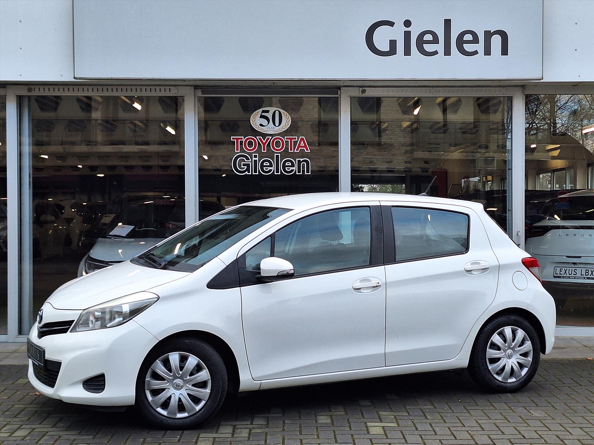 Toyota Yaris 1.3 VVT-i 5D Aspiration Plus | Trekhaak, Navigatie, Parkeercamera, Bluetooth, Stuurbediening 42616024-0.jpg | Autobedrijf Gielen