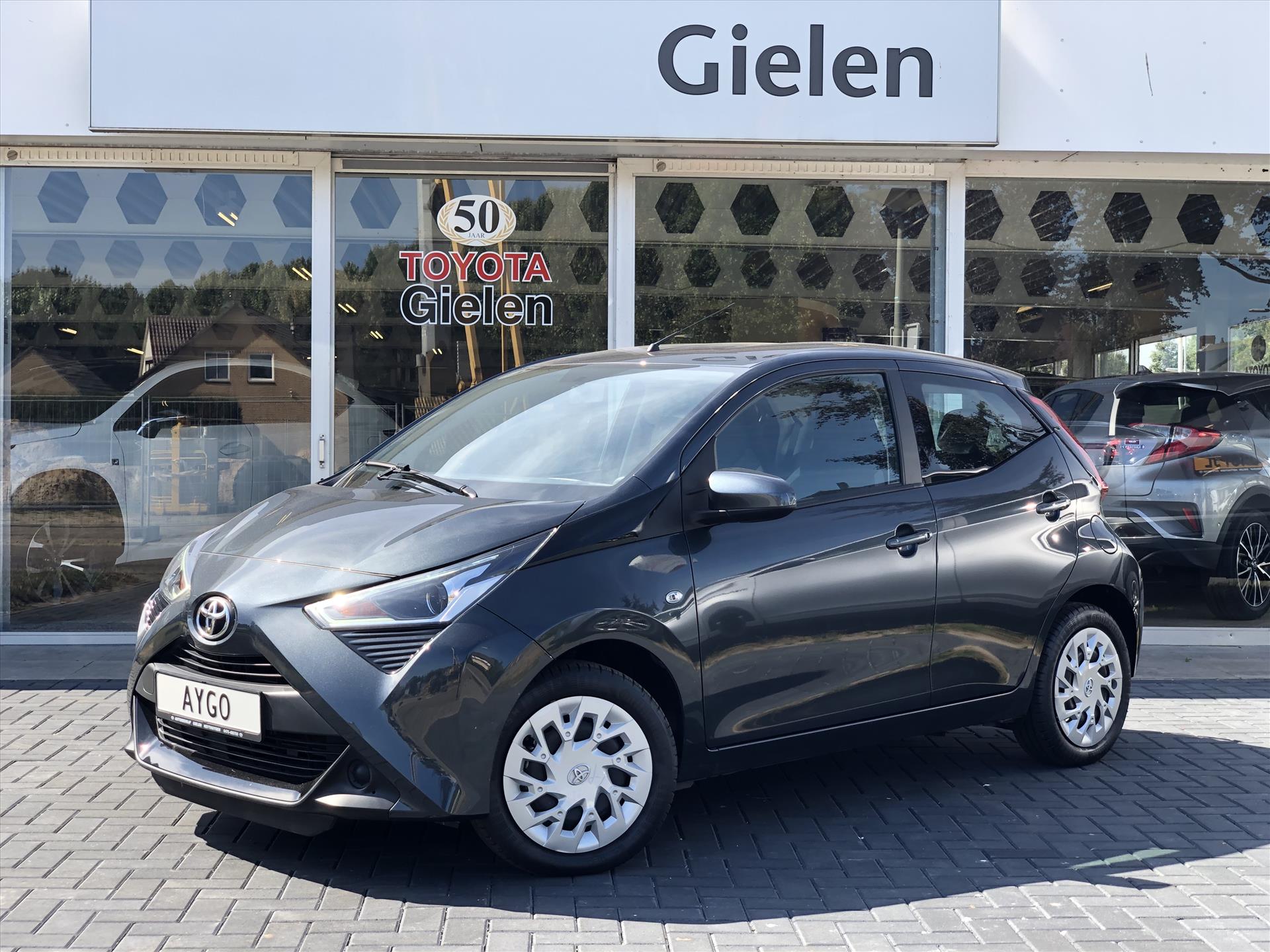 Toyota Aygo 1.0 VVT-i 72pk X-play | Navigatie, Parkeercamera, Airco, Bluetooth, Snelheidsbegrenzer 42673485-0.jpg | Autobedrijf Gielen