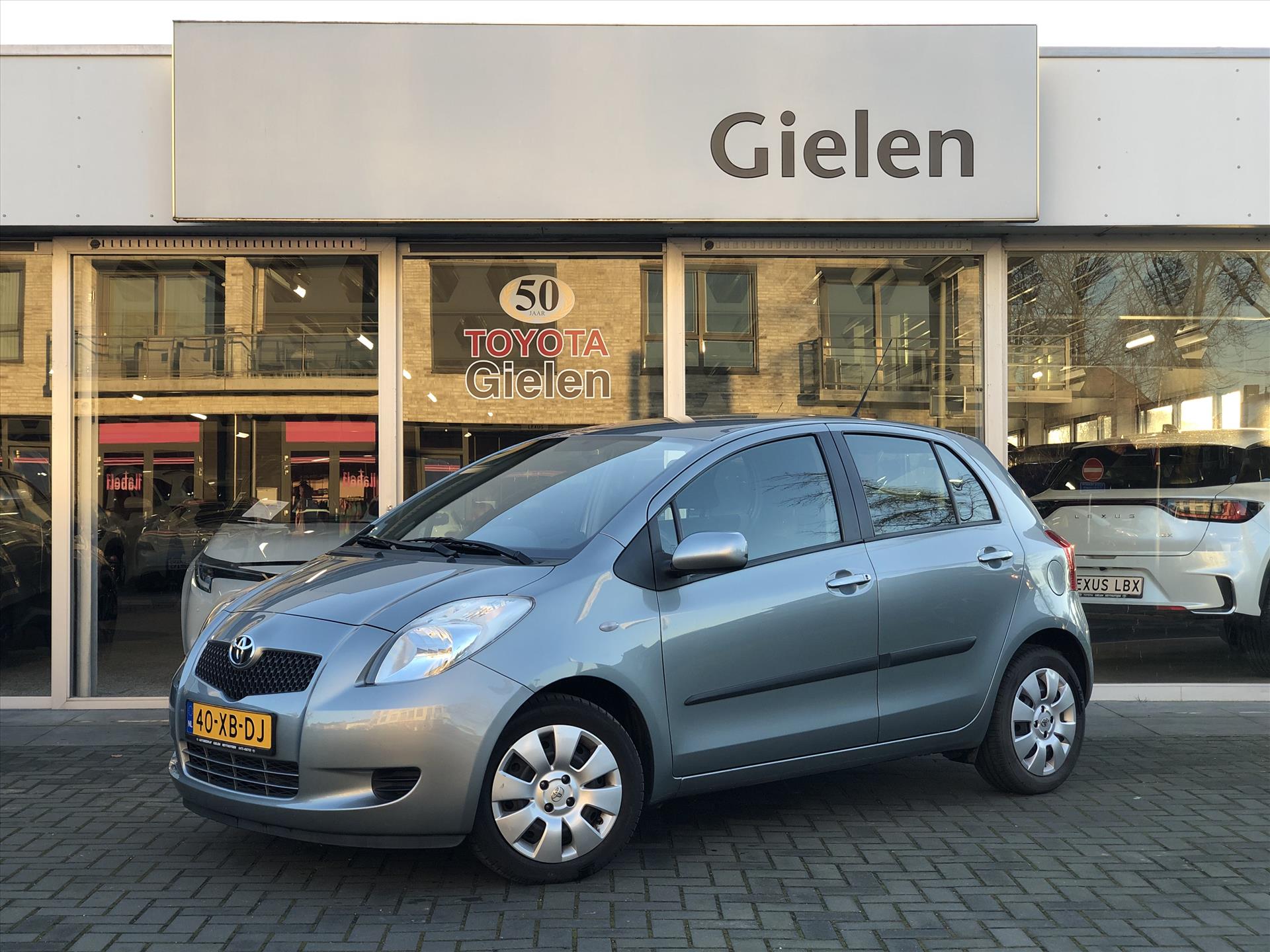 Toyota Yaris 1.3 VVT-I 5DR Automaat Sol | Eerste eigenaar, Trekhaak, Airconditioning, Radio/CD-Speler, Weinig KM, Nieuw geleverd + onderhoude 42698731-0.jpg | Autobedrijf Gielen