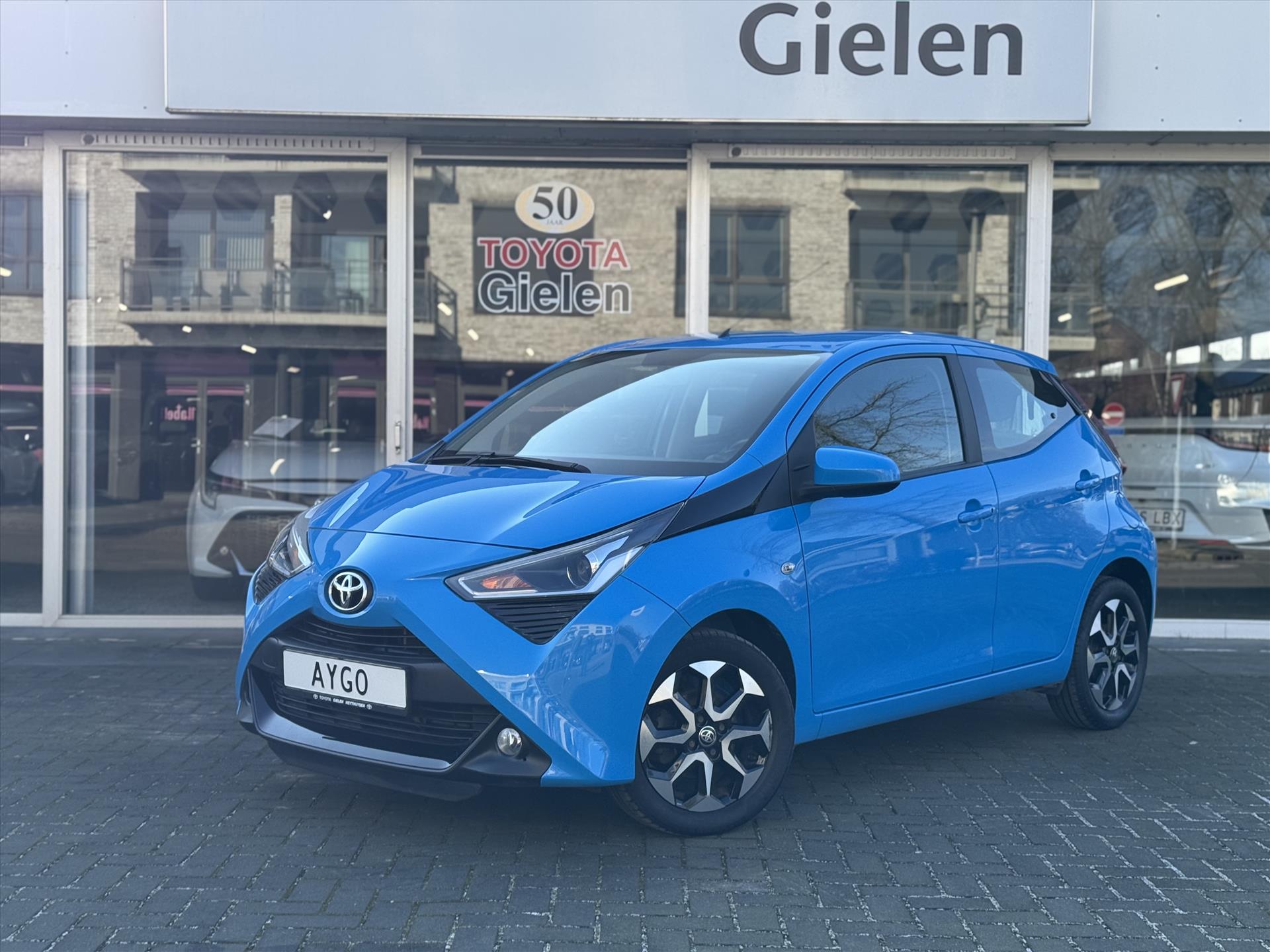 Toyota Aygo 1.0 VVT-i x-joy | Apple carplay/Android auto, Lichtmetalen velgen, Airco, Bluetooth, Stuurbediening 42725551-0.jpg | Autobedrijf Gielen