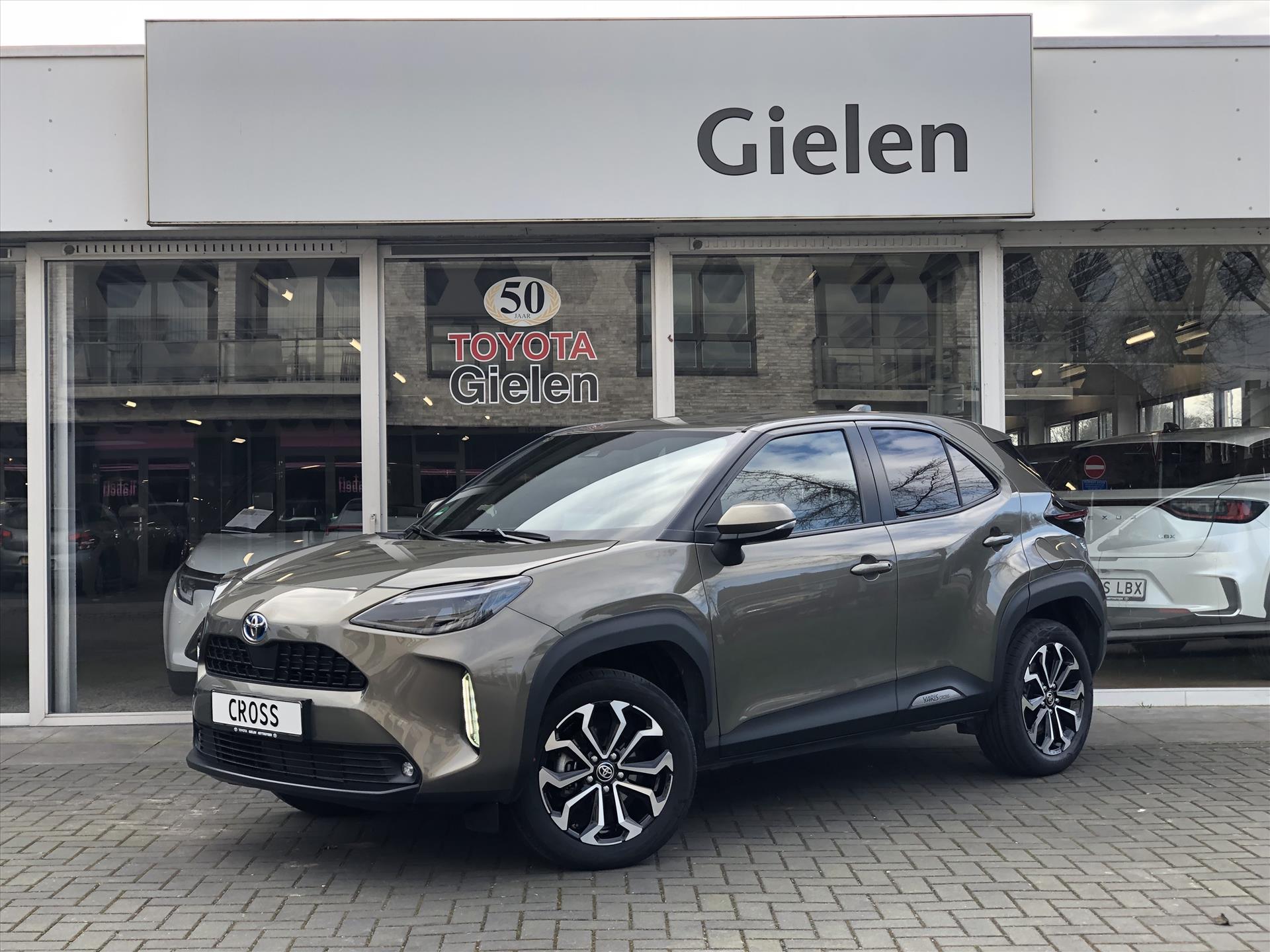 Toyota Yaris Cross 1.5 Hybrid Dynamic Plus | Trekhaak, Smart connect, Keyless, 17 inch, Parkeercamera, Navigatie, 4 Nieuwe banden 42813667-0.jpg | Autobedrijf Gielen