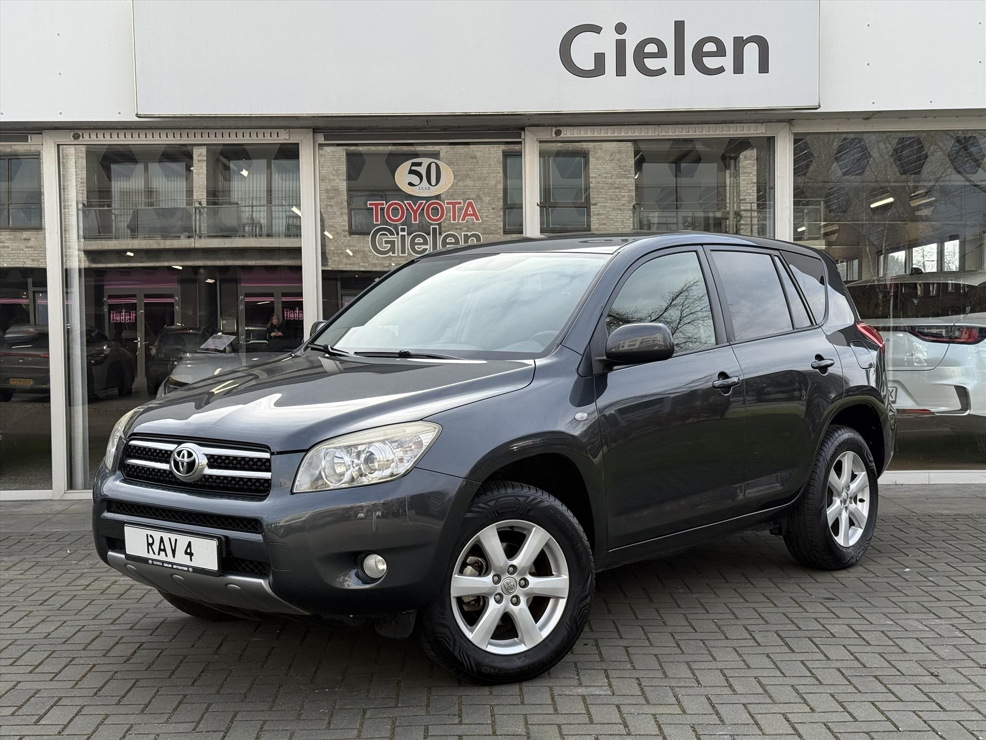 Toyota RAV4 2.0 VVT-I Style | Trekhaak, Parkeersensoren, Stuurbediening, Climate control, 1.500KG Trekgewicht 42817558-0.jpg | Autobedrijf Gielen