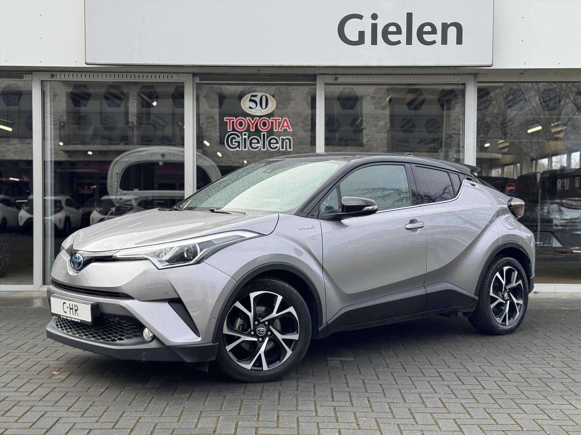 Toyota C-HR 1.8 Hybrid Style | Eerste eigenaar, Leer, JBL, Dodehoekherkenning, Parkeersensoren, Keyless, Bi-Tone, Weinig KM 43165656-0.jpg | Autobedrijf Gielen