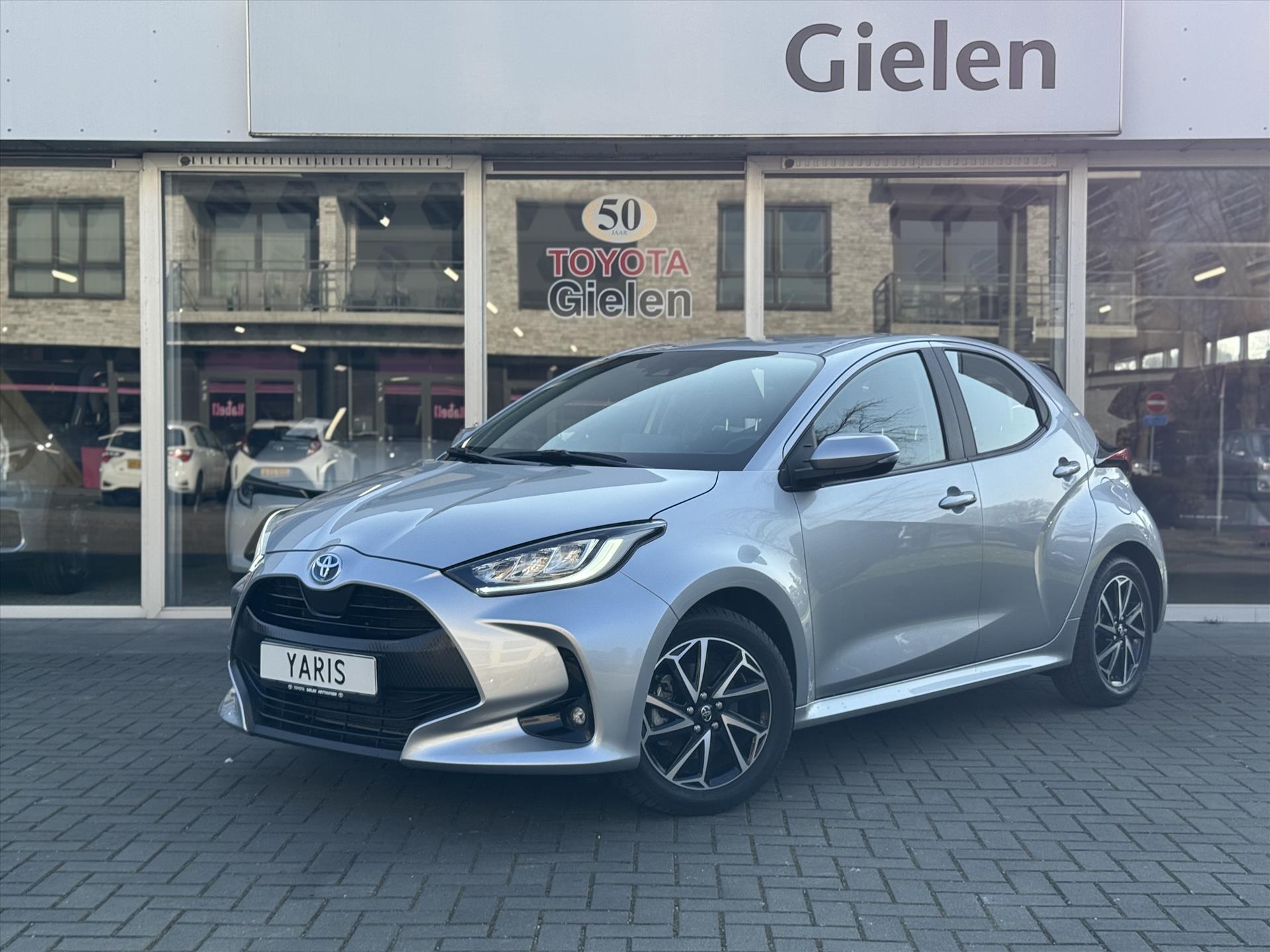 Toyota Yaris 1.5 Hybrid 116pk CVT Dynamic | Apple carplay\Android auto, Parkeercamera, Navigatie 43432546-0.jpg | Autobedrijf Gielen