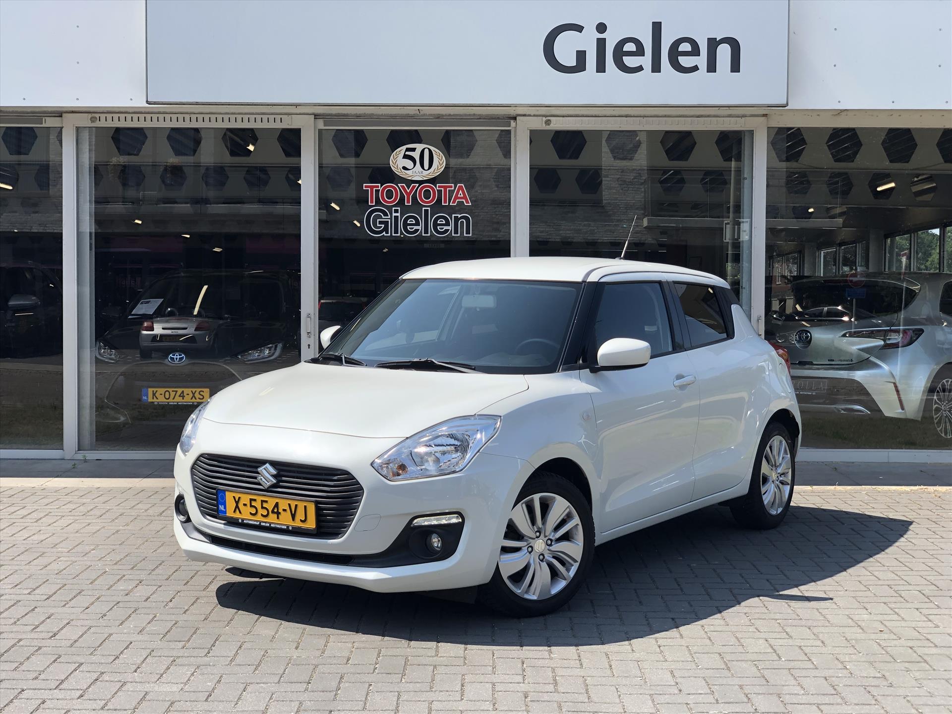 Suzuki Swift 1.0 Boosterjet 112pk Select | Stoelverwarming, Lichtmetalen velgen, Parkeercamera, Airco, Apple CarPlay/Android Auto 46041284-0.jpg | Autobedrijf Gielen