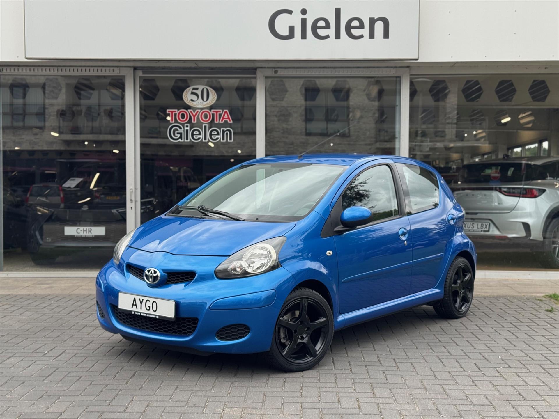 Toyota Aygo 1.0 Comfort | Lichtmetalen velgen, Airco, Centrale deurvergrendeling, Elektrische ramen voor 47425799-0.jpg | Autobedrijf Gielen