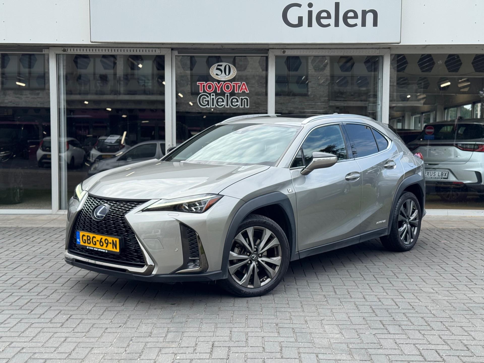 Lexus UX 250h AWD F Sport Line | Schuifdak, Groot scherm, Leer, Stoelverwarming, Dodehoekherkenning, Parkeersensoren, Elektrische achterk 47427568-0.jpg | Autobedrijf Gielen