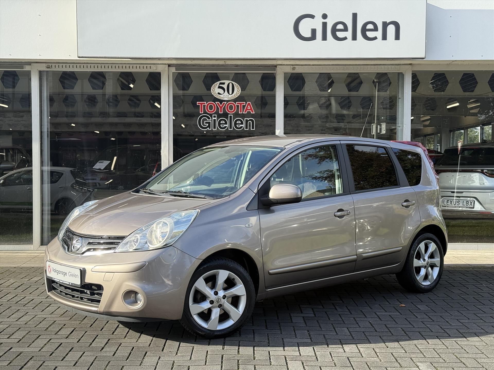 Nissan Note 1.6 Automaat Acenta | Eerste eigenaar, Trekhaak, Cruise control, Climate control, Parkeersensoren, Lichtmetalen velgen 47513861-0.jpg | Autobedrijf Gielen