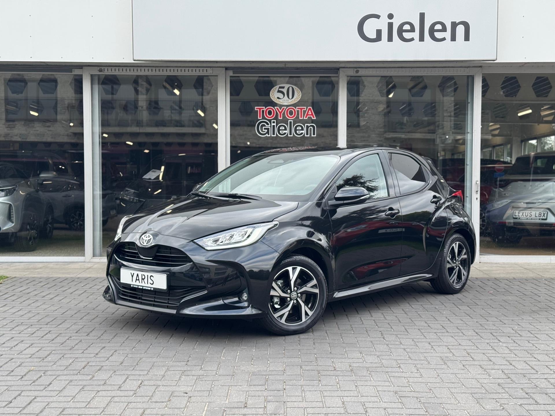 Toyota Yaris Hybrid Dynamic Plus | Stoel + Stuurverwarming, Lichtmetalen velgen, Keyless, Licht + Regensensor, Startknop 47945712-0.jpg | Autobedrijf Gielen
