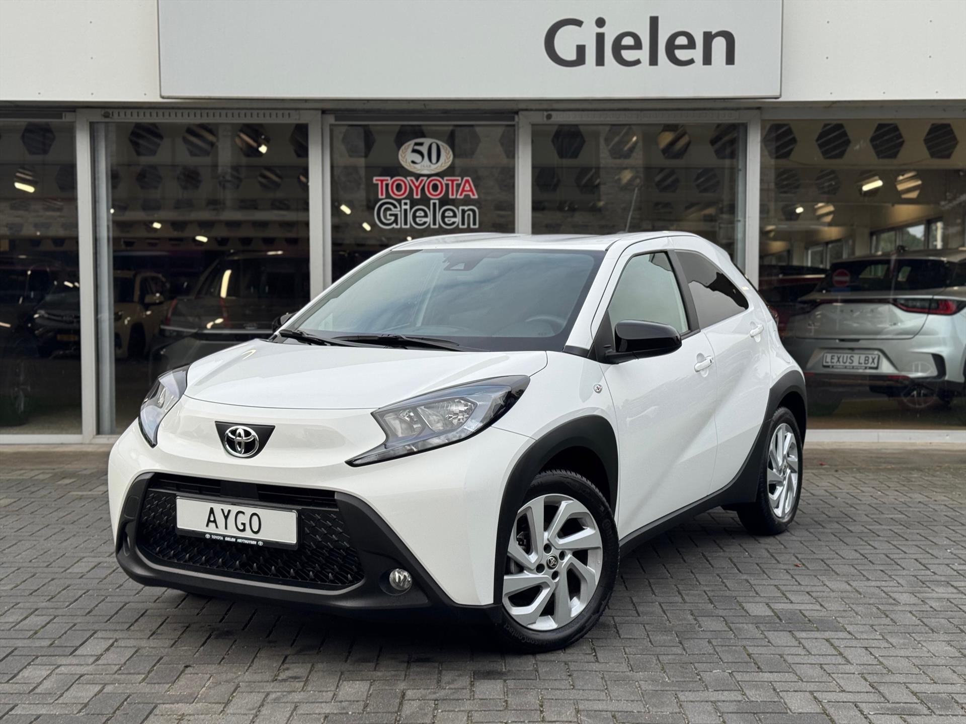 Toyota Aygo X 1.0 VVT-i MT First Plus | Lichtmetalen velgen, Climate control, Stoelverwarming, Keyless, Apple CarPlay/Android auto 48326626-0.jpg | Autobedrijf Gielen