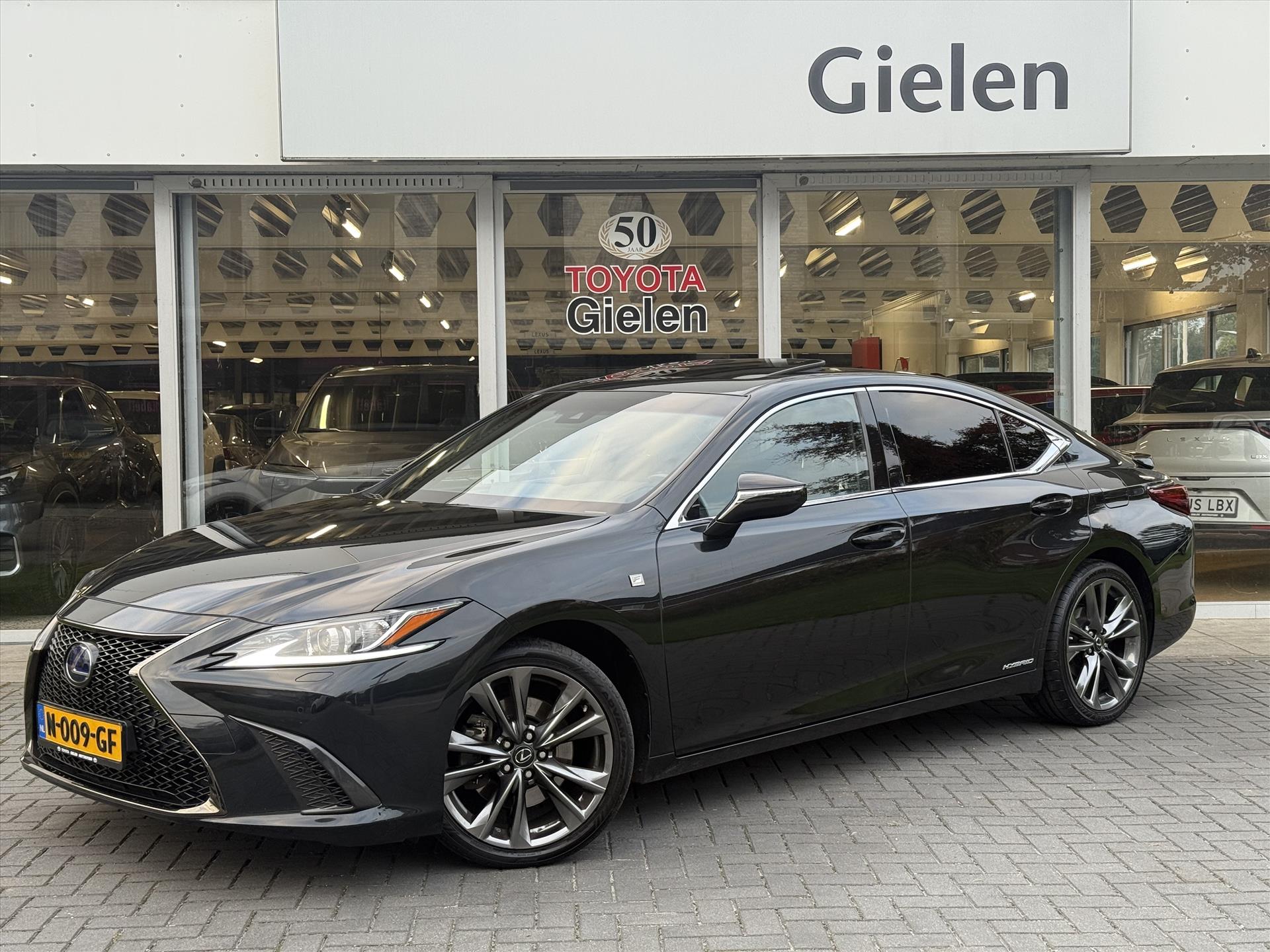 Lexus ES 300h F Sport Line | Eerste eigenaar, Schuifdak, Memory, Stoel + Stuurverwarming, 19 inch, LED, Apple CarPlay/Android auto 48386597-0.jpg | Autobedrijf Gielen