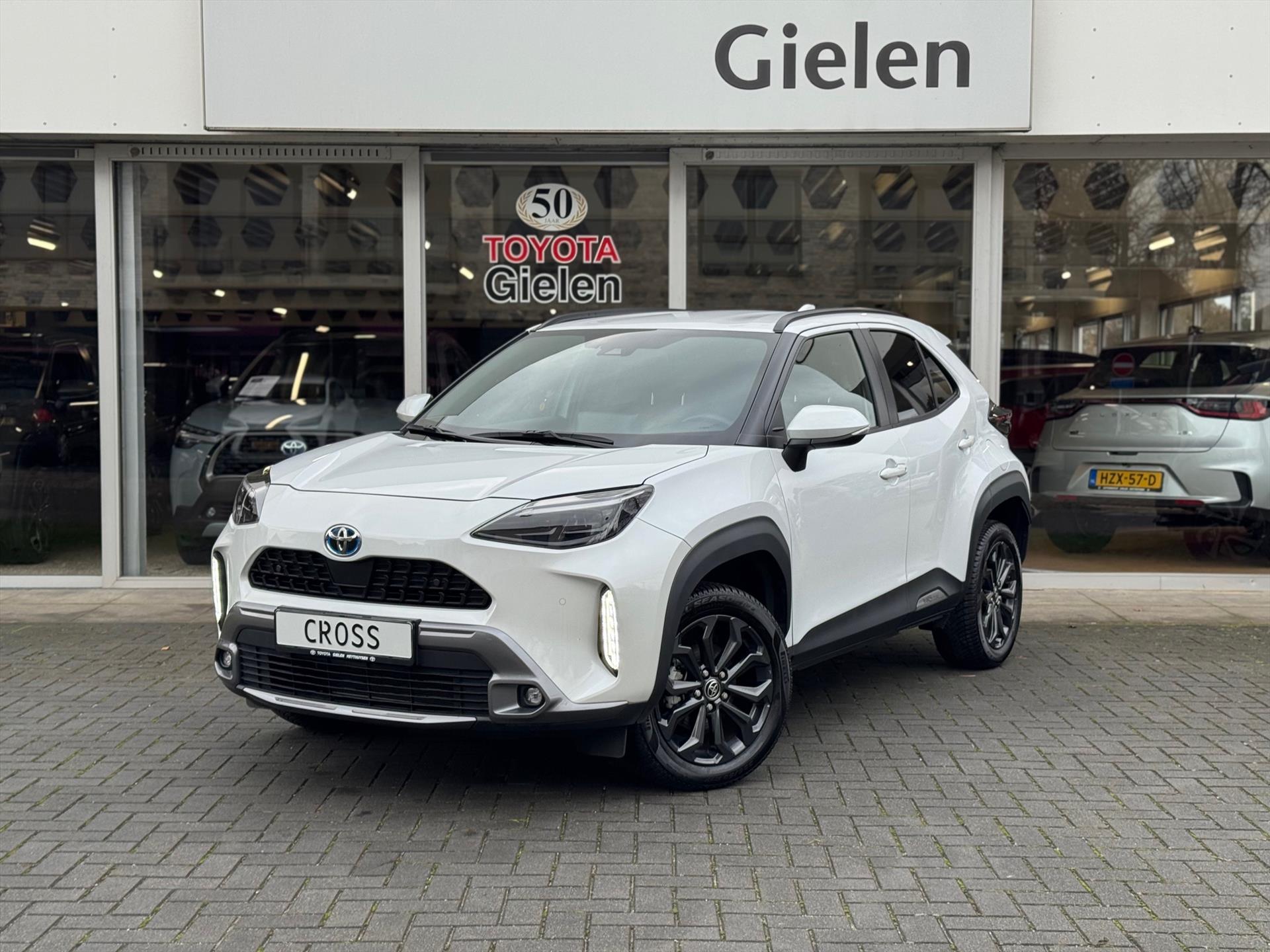 Toyota Yaris Cross 1.5 Hybrid Explore | Eerste eigenaar, Parelmoer wit, Parkeersensoren, Stoelverwarming, keyless, LED, Smart Connect 49418101-0.jpg | Autobedrijf Gielen