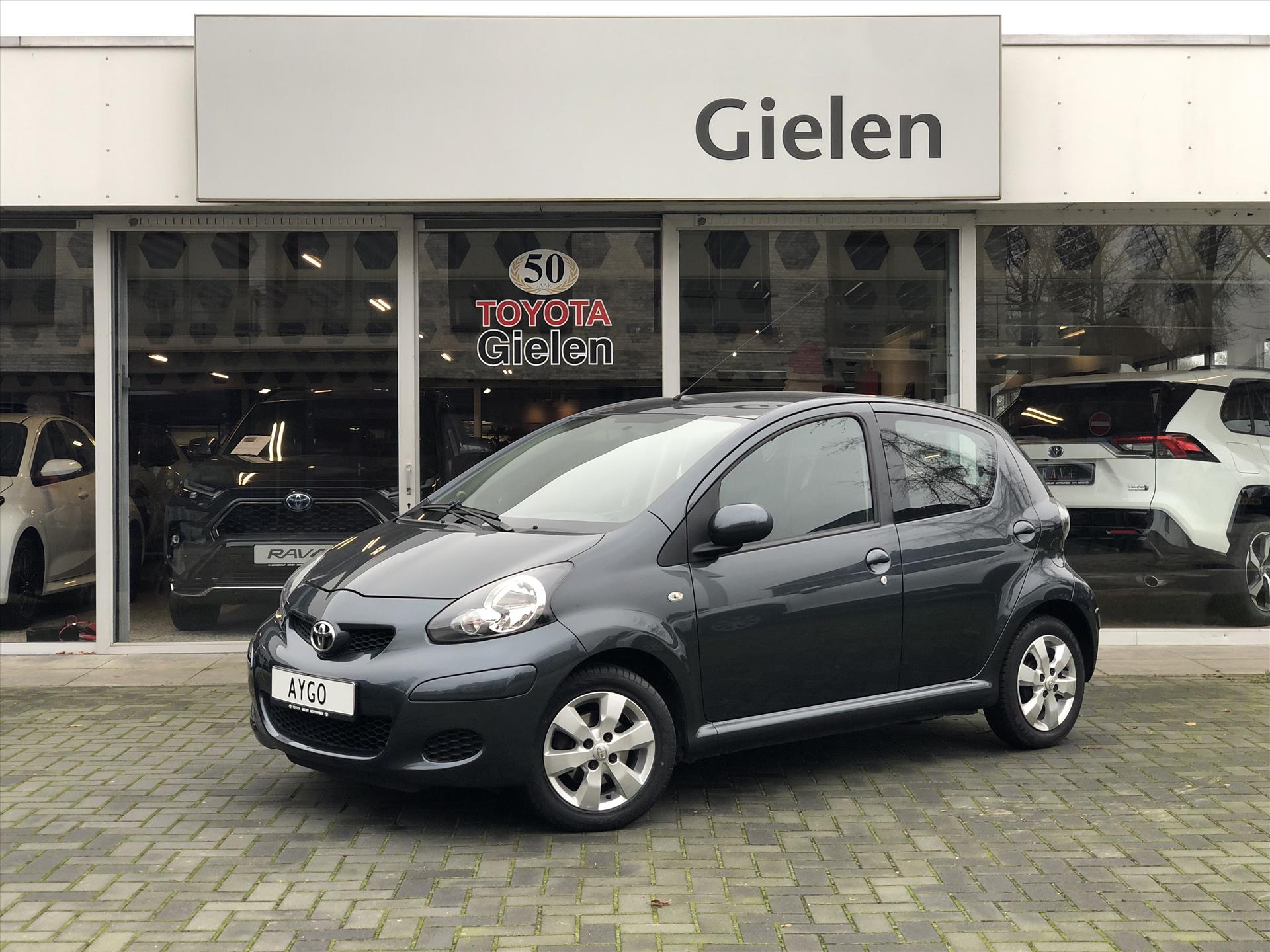 Toyota Aygo 1.0 VVT-I 5DRS Comfort | Eerste eigenaar, Lichtmetalen velgen, Centrale deurvergrendeling, Elektrische ramen, Radio/CD-Speler 49526333-0.jpg | Autobedrijf Gielen