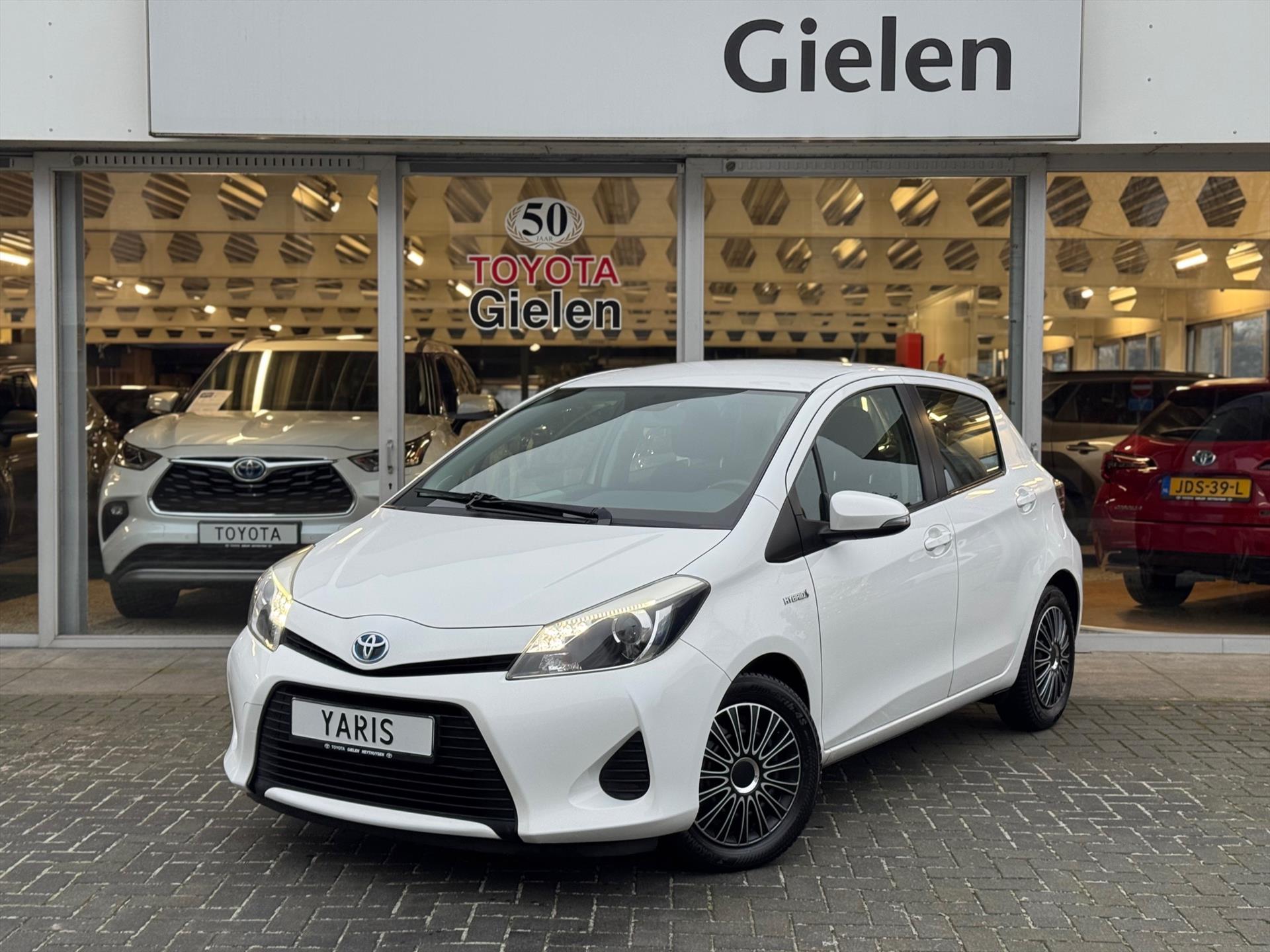 Toyota Yaris 1.5 Full Hybrid Aspiration | 2e eigenaar, Cruise control, Parkeercamera, Climate control, Bluetooth, Stuurbediening 50232545-0.jpg | Autobedrijf Gielen