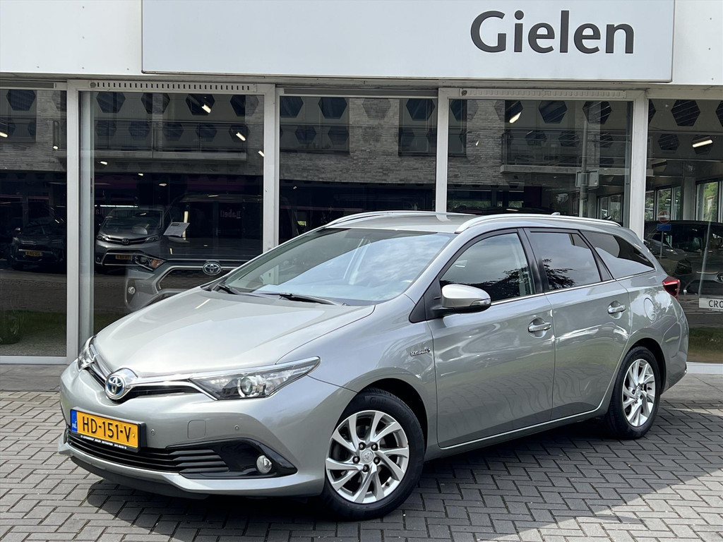 Toyota Auris Touring Sports 1.8 Hybrid Aspiration Plus | Facelift, Parkeersensoren, Navigatie, Lichtmetalen velgen, Parkeercamera, Bluetooth 52852431-0.jpg | Autobedrijf Gielen