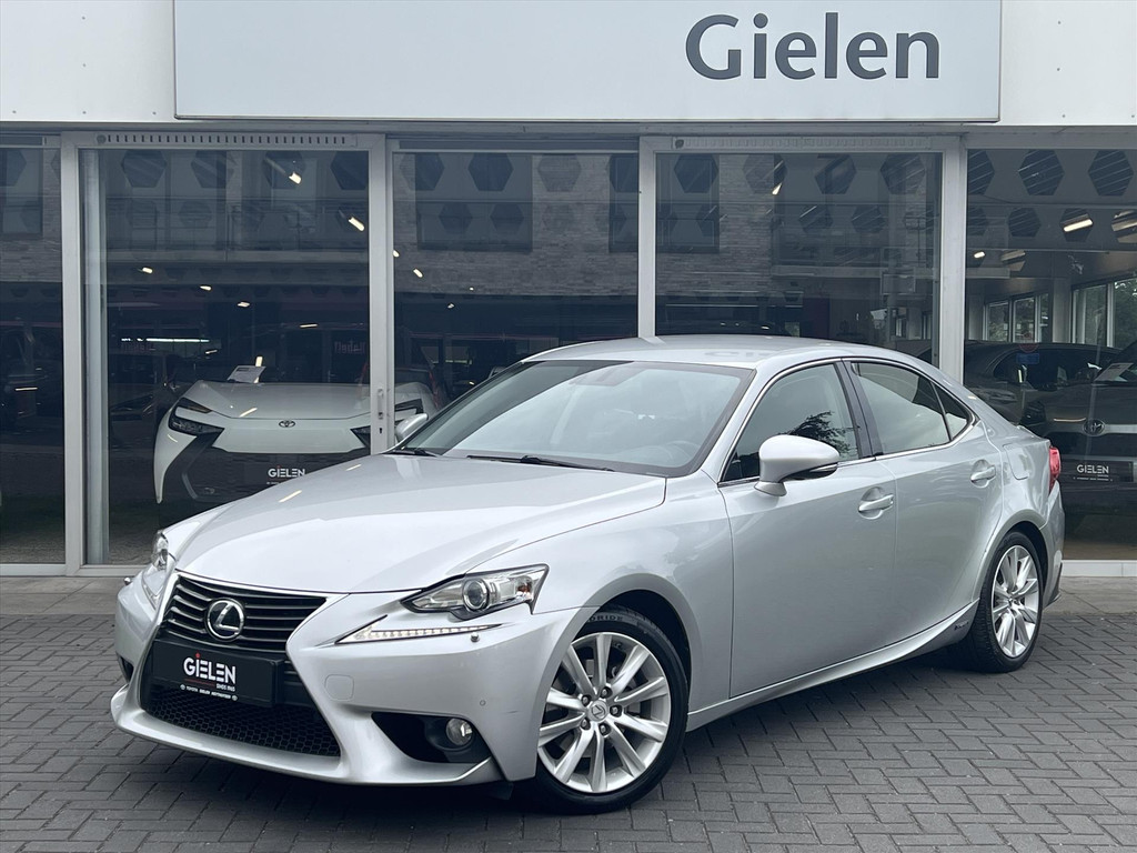 Lexus IS 300h First Edition | Trekhaak, Parkeersensoren, Keyless, 17 inch, Cruise control, Navigatie 54302914-0.jpg | Autobedrijf Gielen